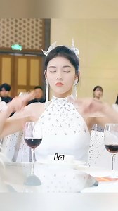 316K views · 18K reactions | La chica se convirtió en una multimillonaria de billones solo con un martillo. | Bass Boosted song | Facebook