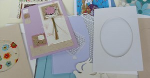 Čestitke v tujino za 50 % dražje