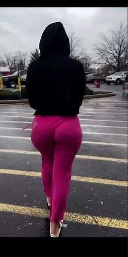 Big booty walk