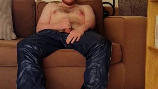 Topless Adidas calsurf wank