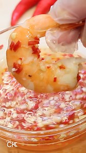 2 Bước pha nước mắm chua ngọt để cả năm tỏi ớt không chìm - CKK chúc các bạn làm #NuocMamChuaNgot #NuocMamToiOt thành công! #fblifestyle | Món Ngon Dễ Làm