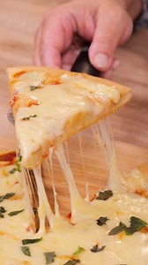 159K views · 345 reactions | Une pizza liquide  | 750g : Recettes de cuisine | Facebook