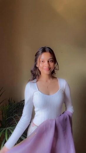 abhi devkate ♥️ on Instagram: "सुंदरीला बगून च जा﫣勺 . . . . #abhya9 #ᴍᴀʀᴀᴛʜɪᴍᴜʟɢᴀ #sundari"