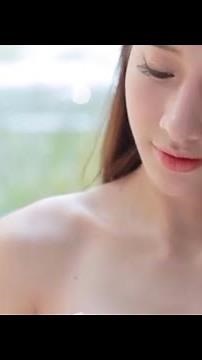 18+ model bikini big breasts