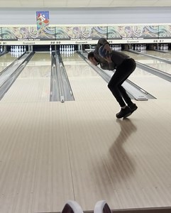“800 number a million!” “Thank you!” 😂😎 Fresh off recovering from a broken hand, Keven Williams - Bowler/Artist shoots 300/807 with his 3D Offset Attack! #HammerBowling #3DOffsetAttack #HyperKinetic22 #HK22 #NothingHitsLikeAHammer 🔨 | Hammer