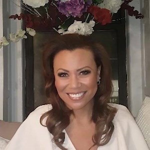 For this week’s #oneminuteserenade, enjoy Alyson Cambridge’s beautiful rendition of “Can’t Help Lovin’ Dat Man”! 👉 Fun fact: Show Boat is one of Alyson’s all-time favorite musicals, and a role (Julie La Verne) that she has sung many times. #RocktopiaLive | Rocktopia