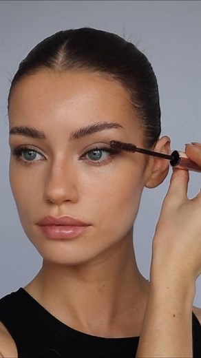 Elle Trowbridge on Instagram: "finishing touches 殺❤️‍ @lorealparis Lash Paradise - Brown @diorbeauty 5 Colour Palette @yslbeauty NU Lip + Cheek 02"