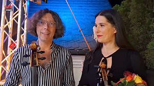 ”ABBA muzicii clasice”, așa cum este cunoscut ConTempo Quartet a concertat aseară pe acoperișul Filarmonicii de Stat Sibiu Vă prezentăm jumătate din echipa aceasta de artiști: Andreea Banciu – violă Adrian Mantu – violoncel 🎤interviu🎥 | Sibiul în Imagini