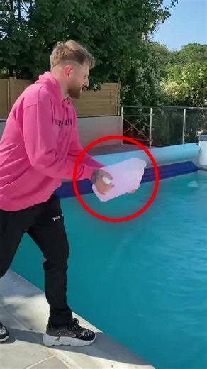 His best friend peed in his pool 🥴😱