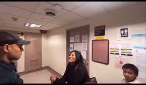 12K views · 106 reactions | I understand they are doing there job and its not an easy job but they have to understand the situation! To treat that woman like that makes no sense. She is emotional, she just took get husband and kids father. Do better agent! Treat them with dignity! Yo entiendo que están obligados por su trabajo pero esta mujer acaba de ver a su marido, padre de sus hijos detenido! Obvio esta emocionalmente descontrolada! Poco hombre ese agente! | El Chiquilin | Facebook