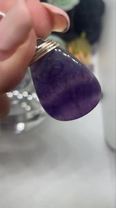 Fabby Purple Fluorite €10 Purple fluorite is a peace-giving gemstone devoted to the part of the mind that connects with spirits. It keeps the mind clean and increases mental eagerness. Purple fluorite meaning mirrors better psychic abilities and focused meditation. It keeps bad dreams, stress, and evil spirits at bay. | Lynda's Owlet Outlet