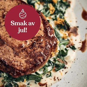 Saffran, ingefära och kanel. Syrliga äpplen och saftiga apelsiner. Nu smyger vi igång julfirandet med 5 härliga rätter med smak av jul. 🎄🍊 Eller vad sägs om apelsinstekt fläskkotlett med gräddkokt grönkål? Eller ljummen julsallad med saffranscouscous, rostade rödbetor och chèvresnö?! ⁠😃 Du hittar rätterna under taggen Jul när du väljer din meny! 👉 linasmat.co/smak-av-julen Vilken är din favoriträtt med smak av jul?! 😍 | Linas Matkasse