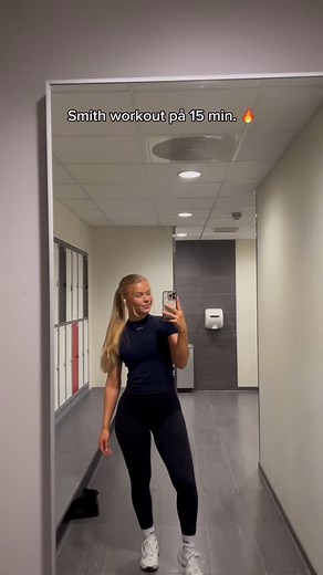  FULLBODY STRENGTH WORKOUT  45/15 x 3 - effektiv fullkropp styrketrening Kjør • Bent Over Row (rygg) • Shoulder Press (skuldre) • Squat (bein) • Leg Raises (core) • Reverse Lunges (bein) Ikke tilgang på smith? Økta kan gjøres med vektstang i rack uten problem ‍♂️ For deg som trener fullkropp og vil bli sterkere i baseøvelser! Husk å lagre | Fresh Fitness | Facebook