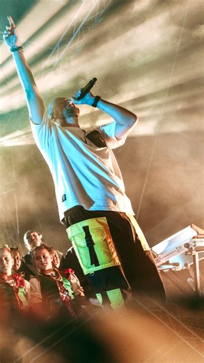 9K views · 375 reactions | Dziki w trasie, dziki w grze, sezon koncertowy wrzeBang! ————————————————————— #dzikiwtrasie #grubson #sanepid #lato #koncerty : @agatafelczak | Grubson | Facebook