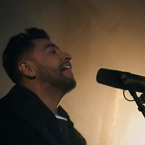 Sin Fe es imposible hacer sonreír a Dios. Búscalo y encuentra su fiel amor y poder. #fe #caraacara #AlexCampos | Alex Campos