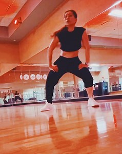 See you tomorrow at 8 PM! In person class: SSZ dance instructor: Miki Date & Time: Monday at 8 PM Location: Ballroom Asia (3 mins walk from The Westin Tysons Corner) Drop-ins always welcome! Admission to the class is $10, payable at the door in cash, Venmo, or Zelle. Class details visit: www.fitnesswithmikissz.com Music credit: I do not own the music copyright, music in this video only used for educational and inspirational purposes. #sensazao #sensazaostyle #sensazaocrew #sensazão #fazumvukvuk 