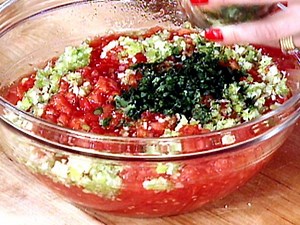 Salsa de Tomate con Chile Chipotle: Tomato Sauce with Chipotles