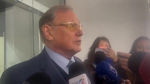 1.6K views · 18 reactions | Ministerul Afacerilor Externe anunță într-un comunicat de presă că a înmânat astăzi ambasadorului rus, Oleg Ozerov, o notă de protest ferm în legătură cu amestecul ilegal și deliberat al Federației Ruse în procesul electoral al Republicii Moldova. Ambasadorul, însă, nu a spus jurnaliștilor niciun cuvânt despre această notă de protest: | TVR Moldova | Facebook