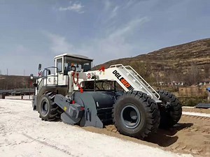 [Hot Item] Nuevo Diseño de Reciclador Frío de Carretera Totalmente Hidráulico Dgl480 con Motor Cummins China Nuevo Reciclador Frío Adopta Tecnología de Transmisión Hidrostática