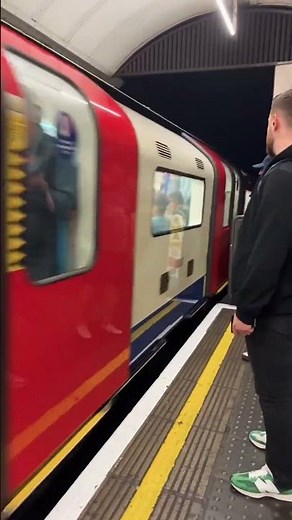 Dangerous Approach | London Underground Trains | Extreme Speed | London Tube