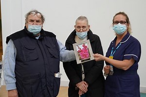 Gladioli honour for caring Rotherham nurse Tracey