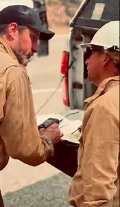 The Borel Fire broke yesterday afternoon in the Kern River Canyon with our #MightyThree back at it, in an interagency initial attack. U.S. Forest Service, Kern County Fire Department, and Bureau of Land Management Fire fought fire together once again, late into the night hours on the ground and in the air. Thank you to our partners at CHP - Bakersfield and Caltrans Central Valley District 6 for protecting the firefighters as rolling and burning material continues to obstruct the roadway. Suppres