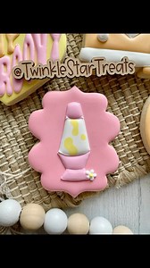Lava lamps will always be cool. 😎 . . . #lavalamp #throwbackcookies #groovycookies #twinklestartreats #cookiesforoccasion #cookiedecorating #cookiereel #decoratedcookies #royalicing #royalicingcookies #edibleart #cookieart #cookiedecorator #cookier #decoratedsugarcookies #instacookies #sugarcookies #sugarcookiesofinstagram #cookies #cookiesofinstagram #cookievideo #oddlysatisfying #satisfyingvideo #houstontx #houstoncookies #cypresstx #cypresscookies #customcookies #cookieartist #sugarcookiemar