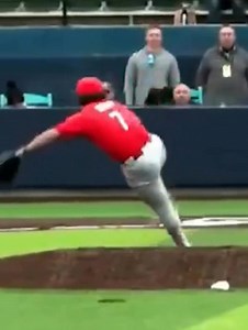 Brian Curley, hace una pausa total en su movimiento y aun así alcanza las 100 mph 🔥🔥🔥 | JLP Sportiva