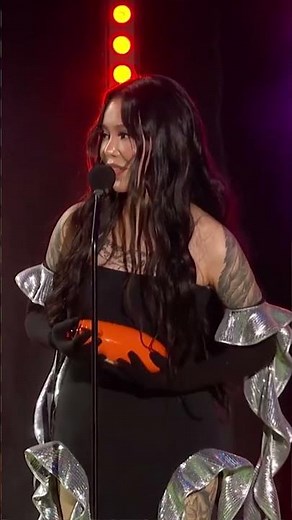 My first ever award for music😭 Thank you to everyone who voted, I love you guys more than you know💕