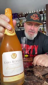 Earl Stevens Sparkling Orangesicle Earl Stevens Selections E-40 #earlstevens #earlstevensselections #e40 #orangesicle #clubdirty #wellgahdamn #bayarea #drinktok #bartok #alcohol #liquor #cocktail | Club Dirty