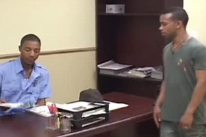 Security Guard slam Job seeker at Ice Gay Tube