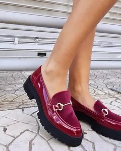 38 reactions | Red wine oxfords ~ Comfy & Stylish ❤️ Code:502415 Price: 29,99€( από 39,99€) ✨ᗯᗯᗯ.TՏOᑌKᗩᒪᗩՏ-ՏᕼOᗴՏ.ᘜᖇ✨ #TsoukalasSales #tsoukalasstores #TsoukalasWomen #TsoukalasGirls #tsoukalascollection #fashion #sales #fashionstyle #photooftheday #shoes #trends #reelsinstagram #oxfords #newarrivals #reelsinsta #reels | TSOUKALAS | Facebook