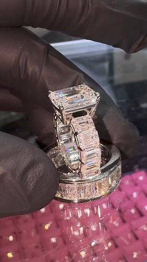 11K views · 381 reactions | $25,000 OR $300,000 NATURAL ENGAGEMENT RING SET !!. #rich #richlife #richmond #richkids #richkidsofinstagram #RichLifeStyle #richardmille #richdadpoordad #richpeople #richmondhill #richgang #richietozier #richard #riches #richpiana #rich | Cent-Years | Facebook