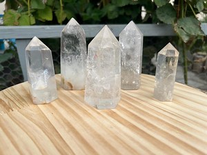 Tours de cristal de quartz clair, Cristal de quartz clair, Tour de cristal, Cristal métaphysique, Cristal de guérison, Cristal de guérison, Quartz - Etsy France