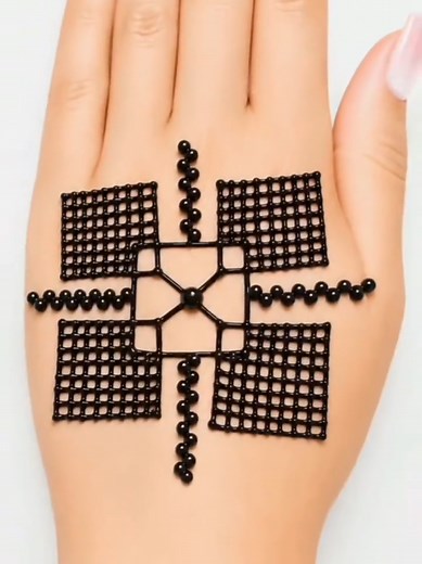 Easy Mehandi Design Tutorial by Sadiamehndidesigns