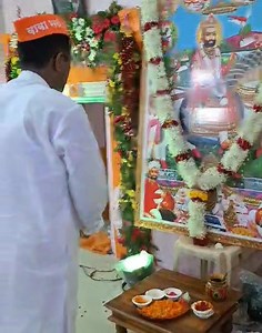 आज चिमूर येथे लोकदेवता बाबा रामदेवजी यांच्या जन्मोत्सवानिमित्त भक्तीभावाने आरती केली... #बाबा_रामदेव_जी #babaramdevji #Aarti BJP Chimur BJP Maharashtra BJP Nagbhid Devendra Fadnavis Chandrashekhar Bawankule Mitesh Bhangdiya | Bunty Bhangdiya