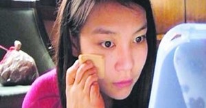 "Thiếu nữ không tay" đi tìm tình yêu gây xúc động