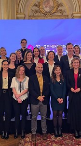 VOICI était à la cérémonie des Prix Ruban Rose 2025 Une soirée forte en émotion à l’Assemblée nationale, présentée par Leïla Kaddour-Boudadi, où chercheurs et soignants se sont retrouvés pour célébrer les avancées majeures contre le cancer du sein. Parmi les invités de marque : Alice Detollenaere, Camille Lacourt, et la Présidente de l’Assemblée nationale Yaël Braun-Pivet, venus soutenir l’association et saluer le travail des équipes engagées au quotidien. Les gagnants 2025 : Grand Prix Ruban Ro