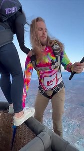 3.5K views · 85 reactions | What girl hasn’t wanted to push their boyfriend off of a hot air balloon at one point or another? 藍  edit by Ian Bones | Skydive Perris | Facebook