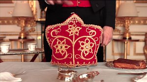 12K views · 669 reactions | The moment when Elizabeth II met Paddington Bear for tea at Buckingham Palace has won the BAFTA Memorable Moment Award at the #BAFTATVAwards.  | The Crown Chronicles | Facebook