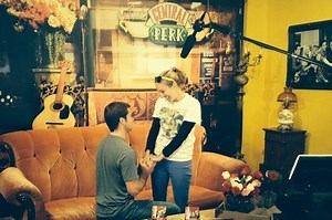 These Couples Got Engaged At The Central Perk Pop-Up Shop And It Was Adorable
