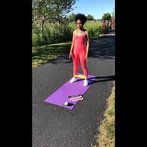Burpee W/ Lateral Stepout squat🍑 Booty Band Level - Medium 6-12 Reps Repeat 2-4x💜 Get Your Booty Bands Today ! Click Link 👉🏾www.healthyempoweredreal.com #bootybands #bootyfordays #bootybootybooty #itsherlife #squats #homeworkout 🐫 #fitness #chicago #lifestyle #morningmotivation #vegan #pride #empoweringwomen #butt #squatgoals #gym #healthylifestyle #healthychoices #prettygirlslift #positivevibes #workoutmotivation #blackgirlmagic #chicagofitness #chicago #finessingthegym #summerbody #goaldi