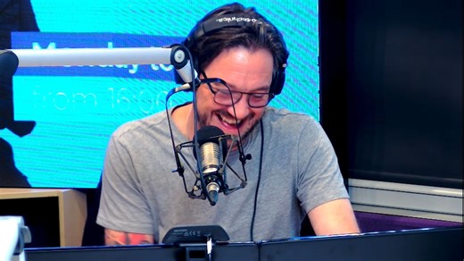 It's time to reveal which former Springbok rugby player will be joining us as the official judge on Thursday! Find out more about the BBQ va Braai challenge here: bit.ly/3yXLMKb #DriveWithRobAndRoz #BBQvsBraai | Jacaranda 94.2