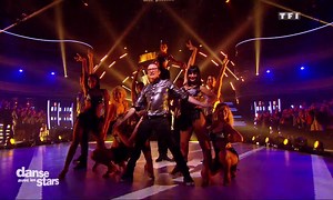 Jean-Marc Généreux et la DALS Family performent sur le tube « Born to be Alive » de Patrick Hernandez - Danse avec les stars | TF1+ Suisse 🇨🇭