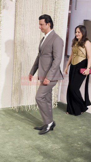 #Sharman joshi with wife at Ira khan reception #SharmanJoshi #bollywoodstyle #bollywooddazzle #StarsEverywhere | Bollywood Dazzle