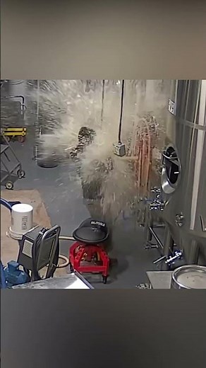 #5 15 Chutes les Plus Hilarantes Capturées par Caméras | Moments Inoubliables Essayez de ne pas rire