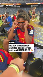 Puñitos sorpresa con los campeones del mundo - Puñitos selección española