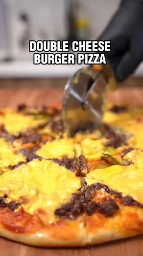 Double cheeseburger pizza 🍔🍕🧀 #reels #cheeseburger #pizza #cheese #steak #asmr | Albert_cancook