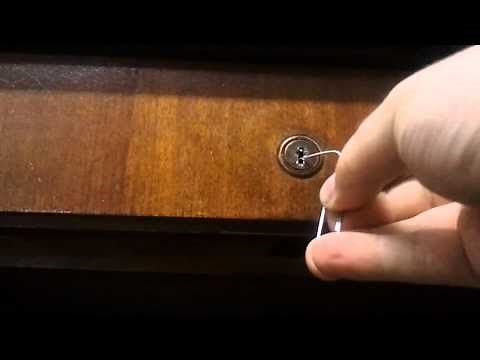 How to pick a Lock with Paperclips - A tutorial with Halfmonty
