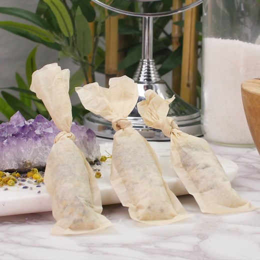 Get your relaxation on with this tea bag bath salts | Crafty
